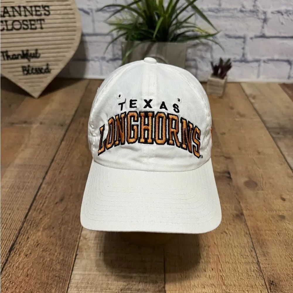 RARE VTG 1990s University of Texas Starter Snapback Hat - White The Right Hat